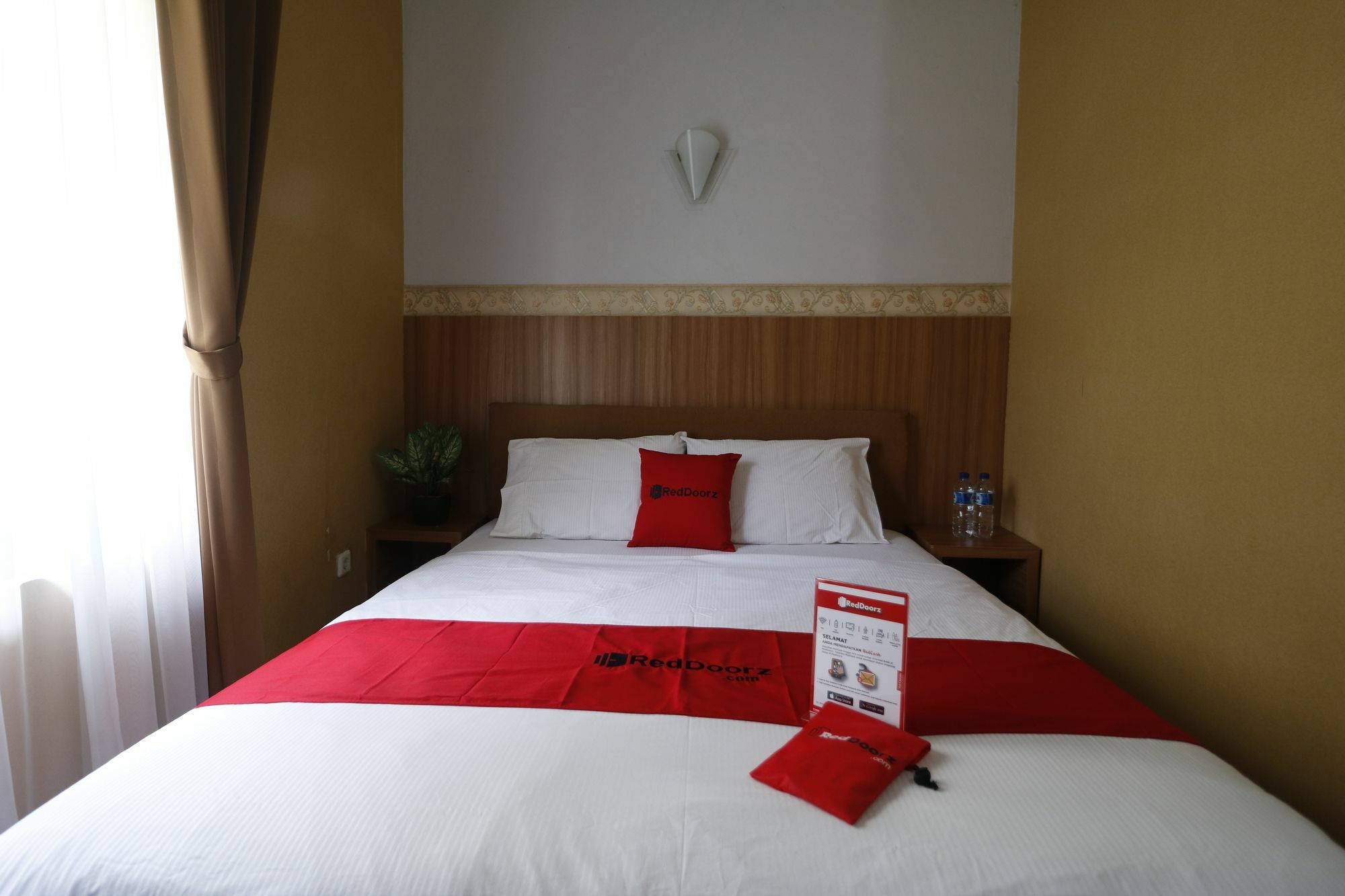 Hotel Reddoorz Plus Near Undip Tembalang à Semarang Extérieur photo